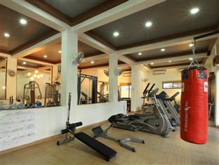 ホテルO2 Wellness Club プネ エクステリア 写真